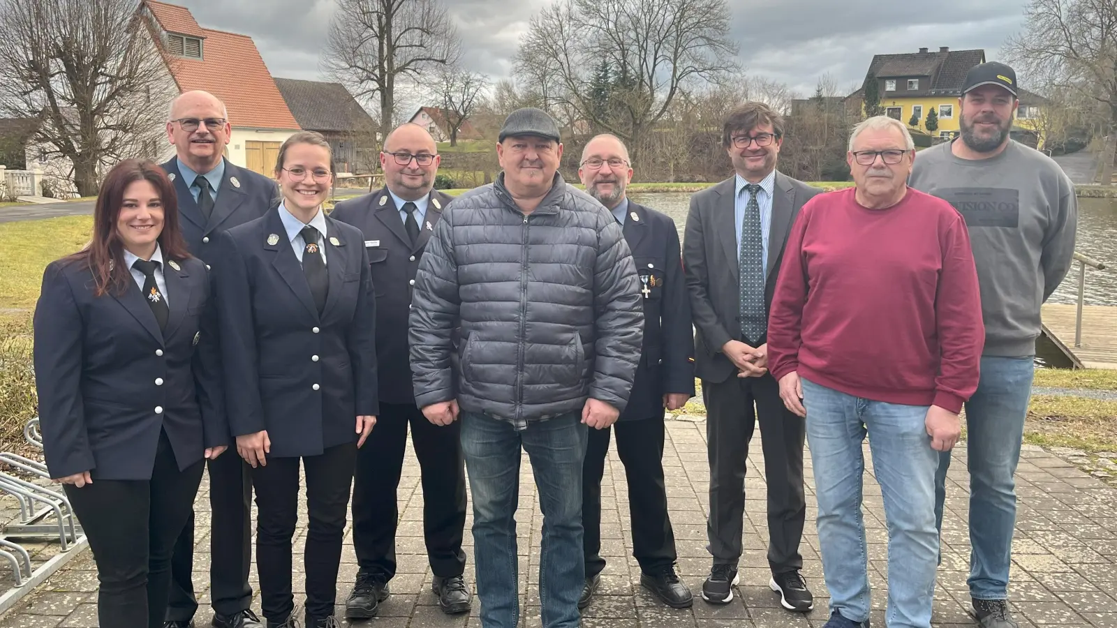 Von links: Daniela Pühl, Jürgen Gebhardt, Anna-Lena Rix, Jürgen Haider, Dieter Bayer, Ulli Preißinger, Wolfgang Haberberger, Horst Priebe, Patrick Stefan (Bild: Robert Dollhopf)