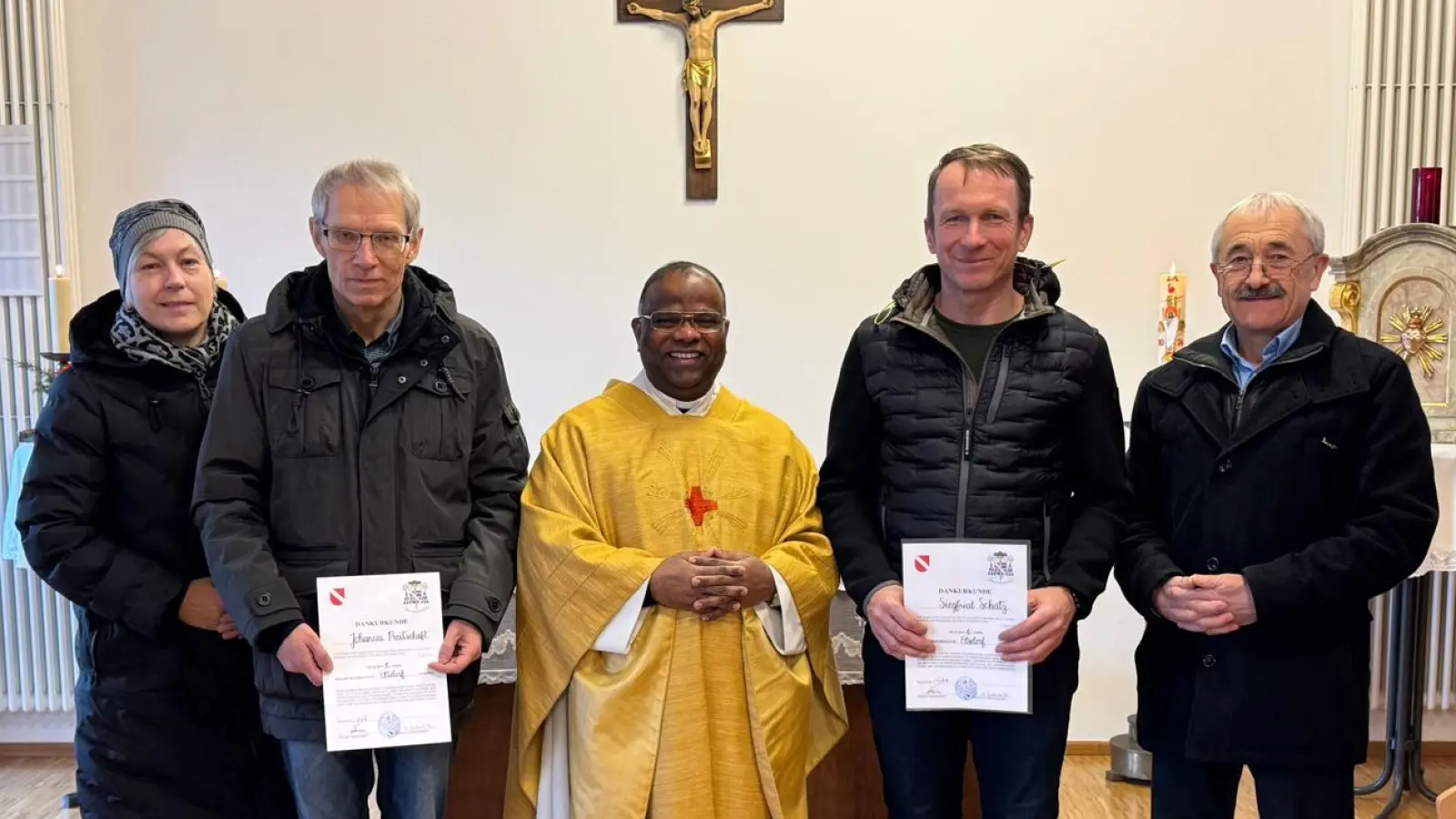 Anita Stretz - Pfarrgemeinderats-Vorsitzende, Johannes Preitschaft, Pfarrer Moses Gudapati, Siegfried Schatz, Josef Zizler  (Bild: Bernadette Ries)