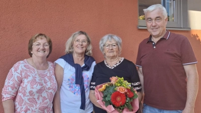 v.l.n.r Martha Zeidler, Anneliese Thienel , Magret Thanner und Kirchenpfleger Günter Schießl (Bild: Florian Schießl)
