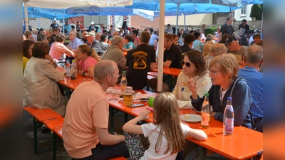 Am Sonntag 2. August lädt die Feuerwehr Mitterteich zu ihrem traditionellen Sommerfest beim Feuerwehrgerätehaus ein. Ganztägig ist für das leibliche Wohl bestens gesorgt.  (Bild: Josef Rosner)