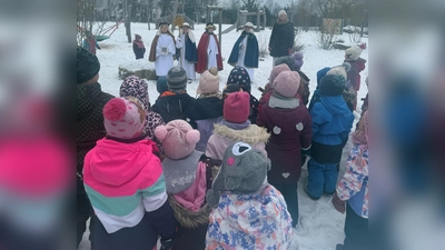 Sternsinger besuchen Kinderhaus. (Bild: Katja Bloßfeldt)