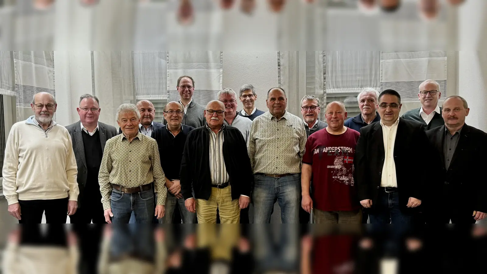 von links: Ludwig Wendl, Pfarrer Michael Birner, Willi Müllhofer, Georg Götz, Bernhard Ehbauer, Ulrich Stiegler, Hans Wiesnet, Hans Rumpler, Klemens Bauer, Anton Kohl, Klaus Donhauser, Markus Ibler, Franz Weiß, Christian Fink, Bernhard Lindner, Karl Herrmann (Bild: Katja Stiegler)