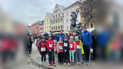 Läufer SK Fürnried Wiesenflitzer am Silvesterlauf in Amberg (Bild: Naomi Bodendörfer)