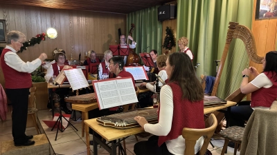 Der Zitherclub ist das Aushängeschild des Hutza-Abends. (Bild: Bernhard Knauer)