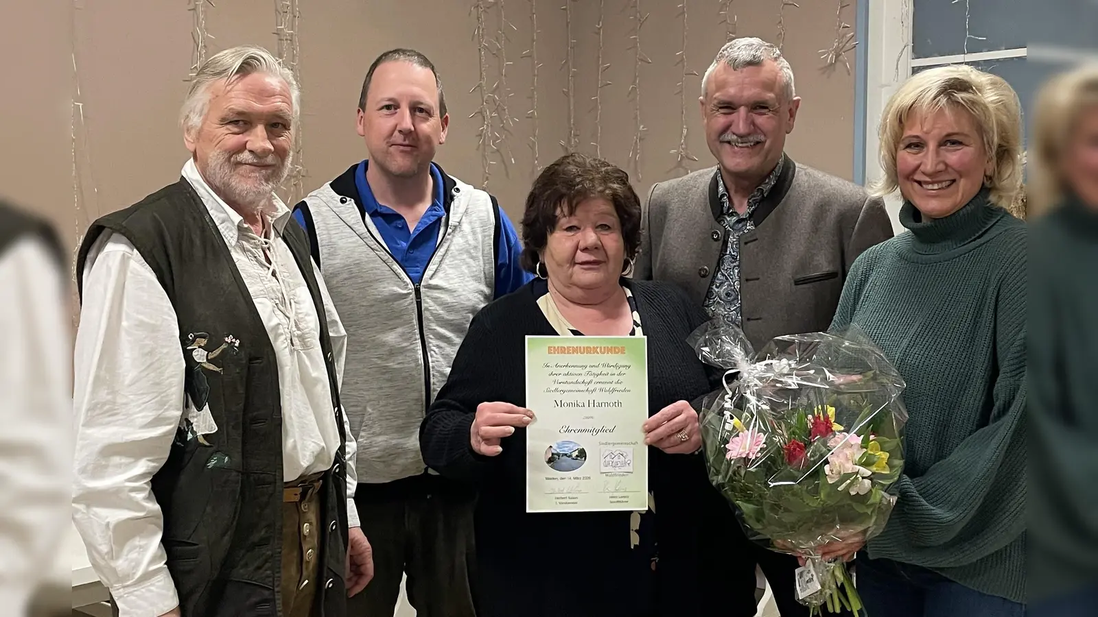 Monika Harnoth zum Ehrenmitglied ernannt, von links 1.Vorsitzender Herbert Salavs, 2.Vorsitzender Jens Salavs, Kartellvorsitzender Hans-Jürgen Gmeiner, Kassiererin Elke Wolf (Bild: Anni Salavs)