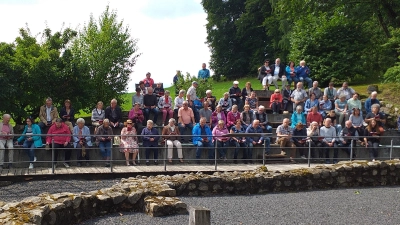Zahlreiche Gläubige beider Konfessionen nahmen aktiv mit Gesang und Gebet am Gottesdienst teil.  (Bild: Walter Schraml)