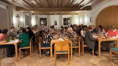 Weinabend des Frauenbundes im Pfarrheim St. Marien (Bild: Evi Rauch)