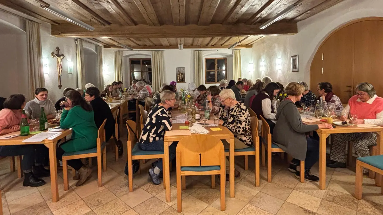 Weinabend des Frauenbundes im Pfarrheim St. Marien (Bild: Evi Rauch)