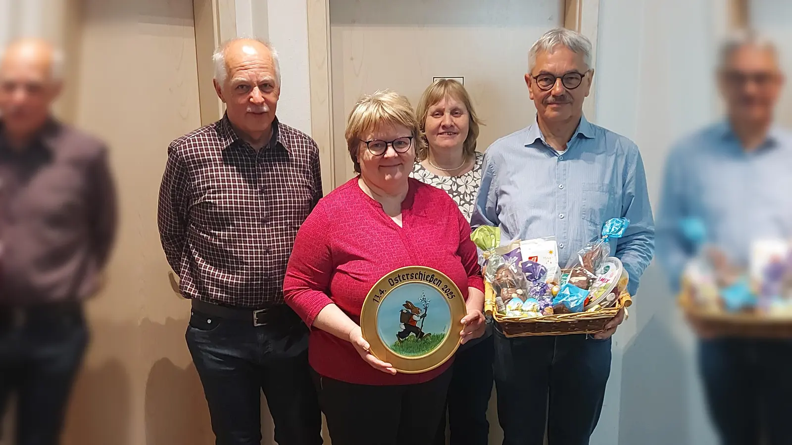 Die glücklichen Ostergewinner: Von links Josef Böller, Renate Daller, Johanna Bauer und Günter Heidl. (Bild: Bettina Bauer)