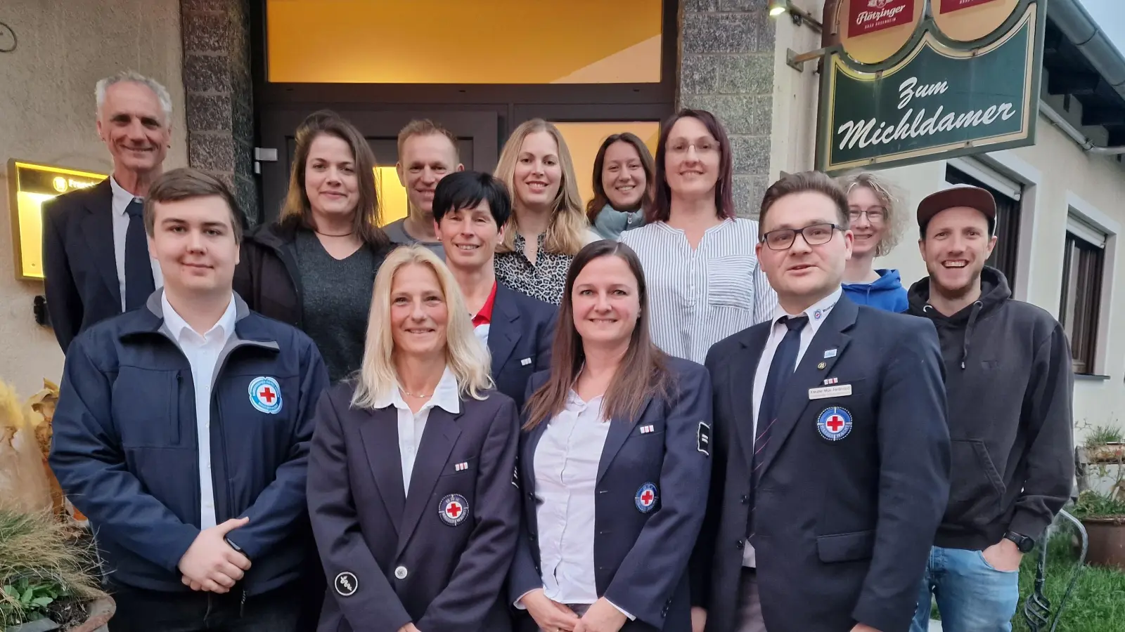 Die neue Führungsriege der Wasserwacht OG Moosbach mit dem KWW-Vorsitzenden Max-Ferdinand Kreuzer. (Bild: Johann Baier)