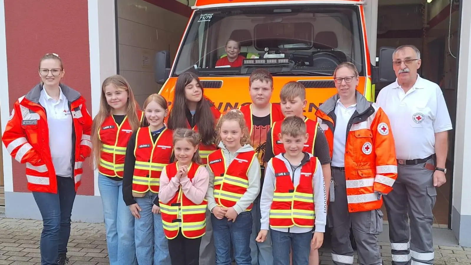 Spannender Besuch - BRK schult Kinderfeuerwehr in Erster Hilfe (Bild: Sabrina Schwendner)