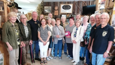 Mitglieder des KDFB Münchenreuth beim Besuch in der Handwerkerscheune Tirschenreuth (Bild: Herbert Konrad)