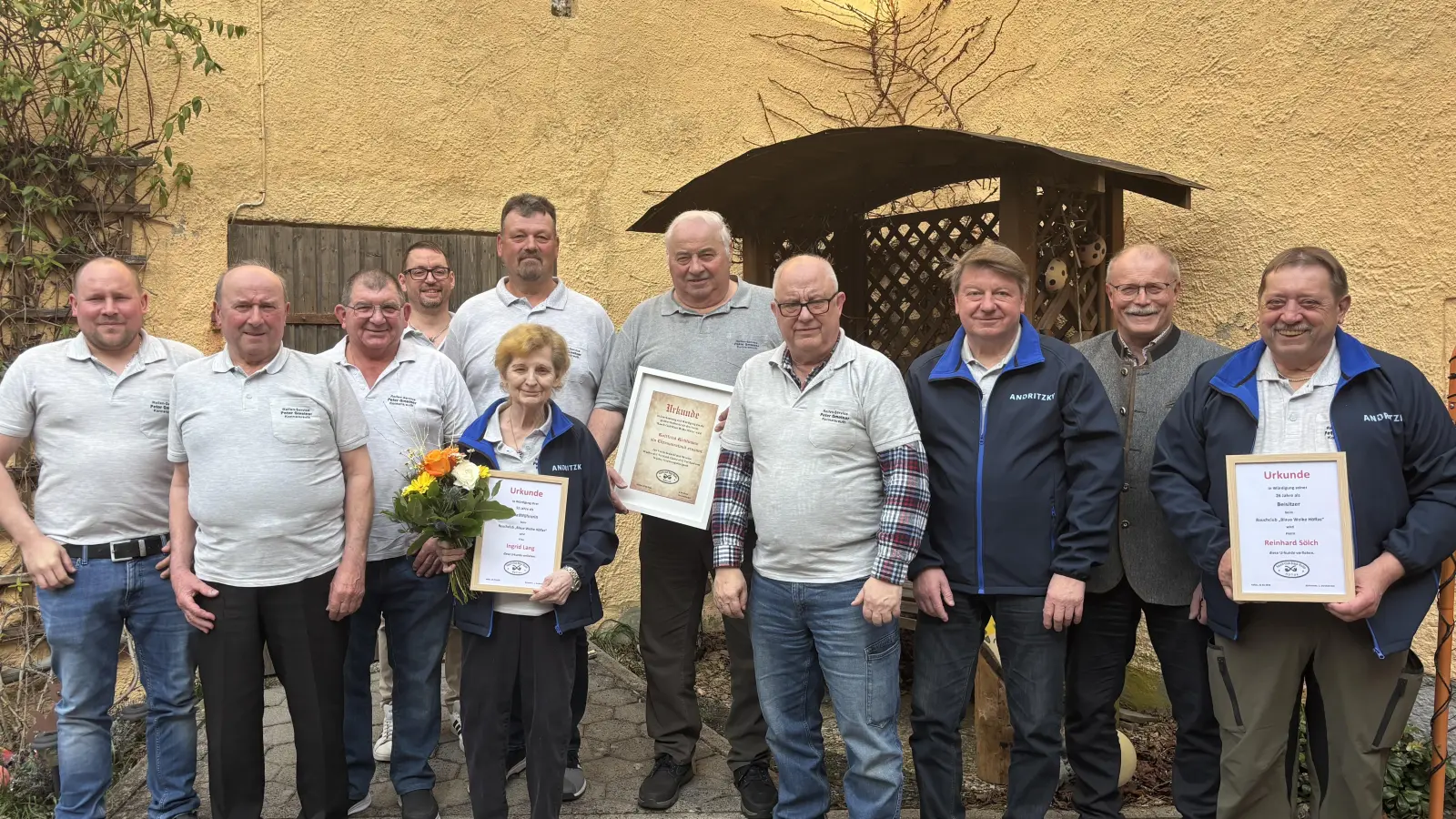 Alte Vorstandschaft (Bild: Annika Graßold)