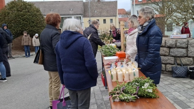 Der katholische Frauenbund bot verschiedene Palmprodukte zum Kauf an. (Bild: Karl Ziegler)