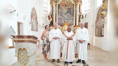 Pfarrer Gudapati, Helmut Meier, Johann Schwarz, Margareta Meier. (Bild: Meier Margareta)