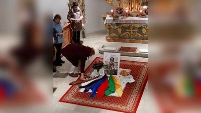 Mitglieder des KDFB beten Texte zum Patrozinium der Hl. Elisabeth von Thüringen. (Bild: Ingrid Leser)