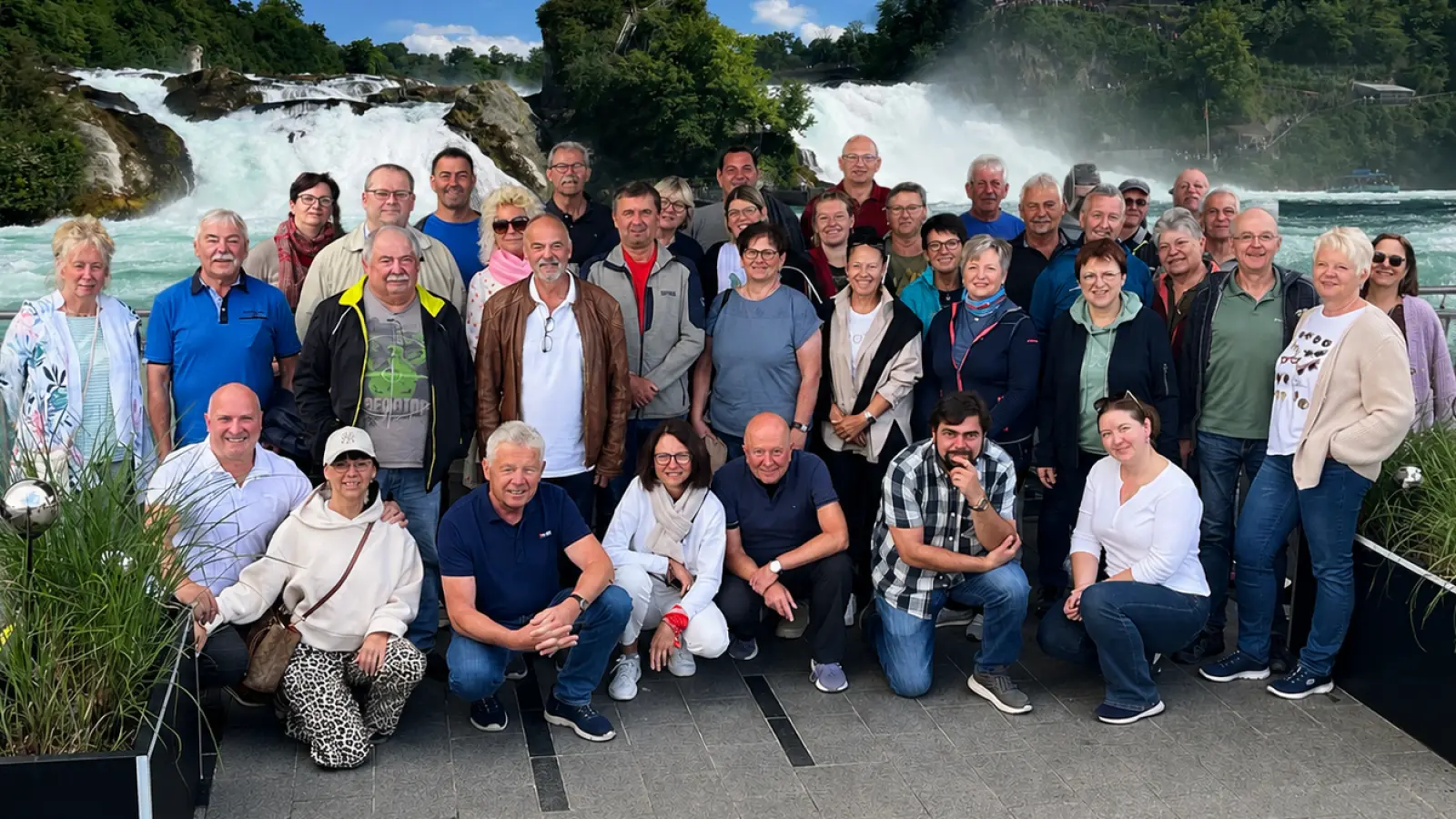 Der Rheinfall in Schaffhausen war einer der Programmpunkte bei der JU-Revival-Tour „Rund um den Bodensee“.  (Bild: Gerald Morgenstern)