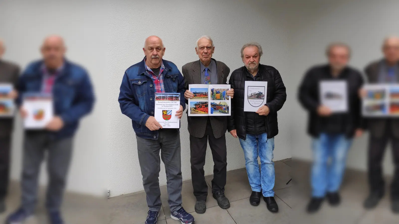 Vorstellung der Chronik. (Bild: Helmut Ruhland)