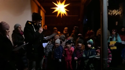 Adventsfenster (Bild: Martin Thoma/exb)