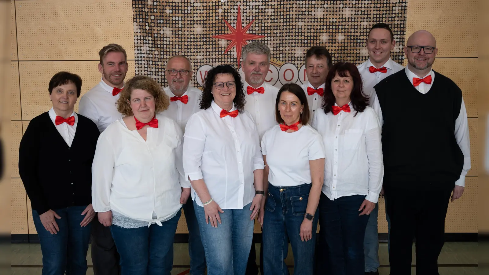 v.l. Sabine Kellner, Stephan Knorr, Bianka Götz, Anton Peter, Doris Weiß, Dietmar Klemenz, Anja Kunz, Josef Stöcklmeier, Irene Pemp, Tobias Schmidt, Jörg Fehlner (Bild: Michael Haller)