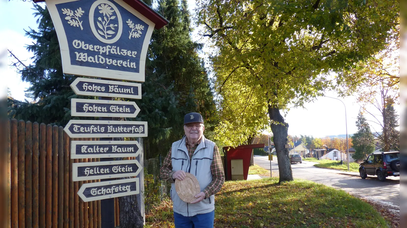 Vor 50 Jahren hat der ehemalige OWV-Vorsitzende Josef Dirschedl, dieses Schmuckstück geschaffen, das den richtigen Weg weist. (Bild: Sieglinde Schärtl)