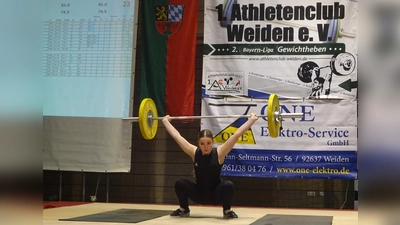 Matilda Bäuml gab bei dem Bayernliga-Kampf ihr Debüt in der Mannschaft des 1. AC Weiden (Bild: Siegfried Schemmel)