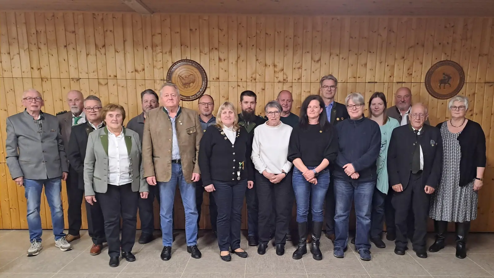 die neue Gauvorstandschaft kann auf bewährte Vorstandsmitglieder bauen  (Bild: Josef Popp)