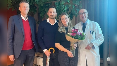 AOK-Direktor Jürgen Spickenreuther, MUDr. Lubomir Roháč, Dr. Cristina Gorcea und Professor Robert H.G. Schwinger (von links) organisierten einen kurzweiligen und lehrreichen Abend zur Vorsorge gegen Herzinfarkte. (Bild: Friedrich Peterhans)