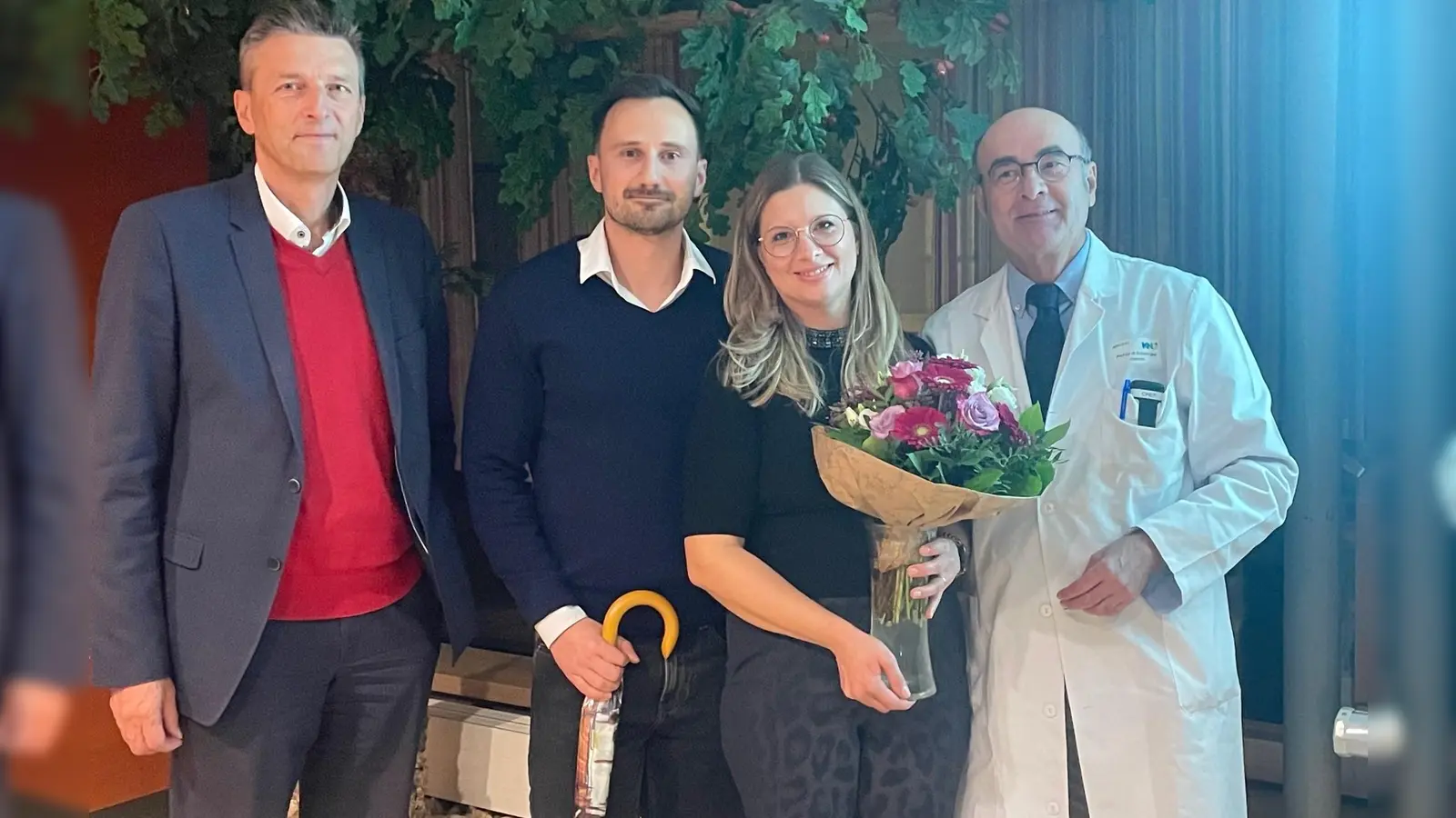 AOK-Direktor Jürgen Spickenreuther, MUDr. Lubomir Roháč, Dr. Cristina Gorcea und Professor Robert H.G. Schwinger (von links) organisierten einen kurzweiligen und lehrreichen Abend zur Vorsorge gegen Herzinfarkte. (Bild: Friedrich Peterhans)