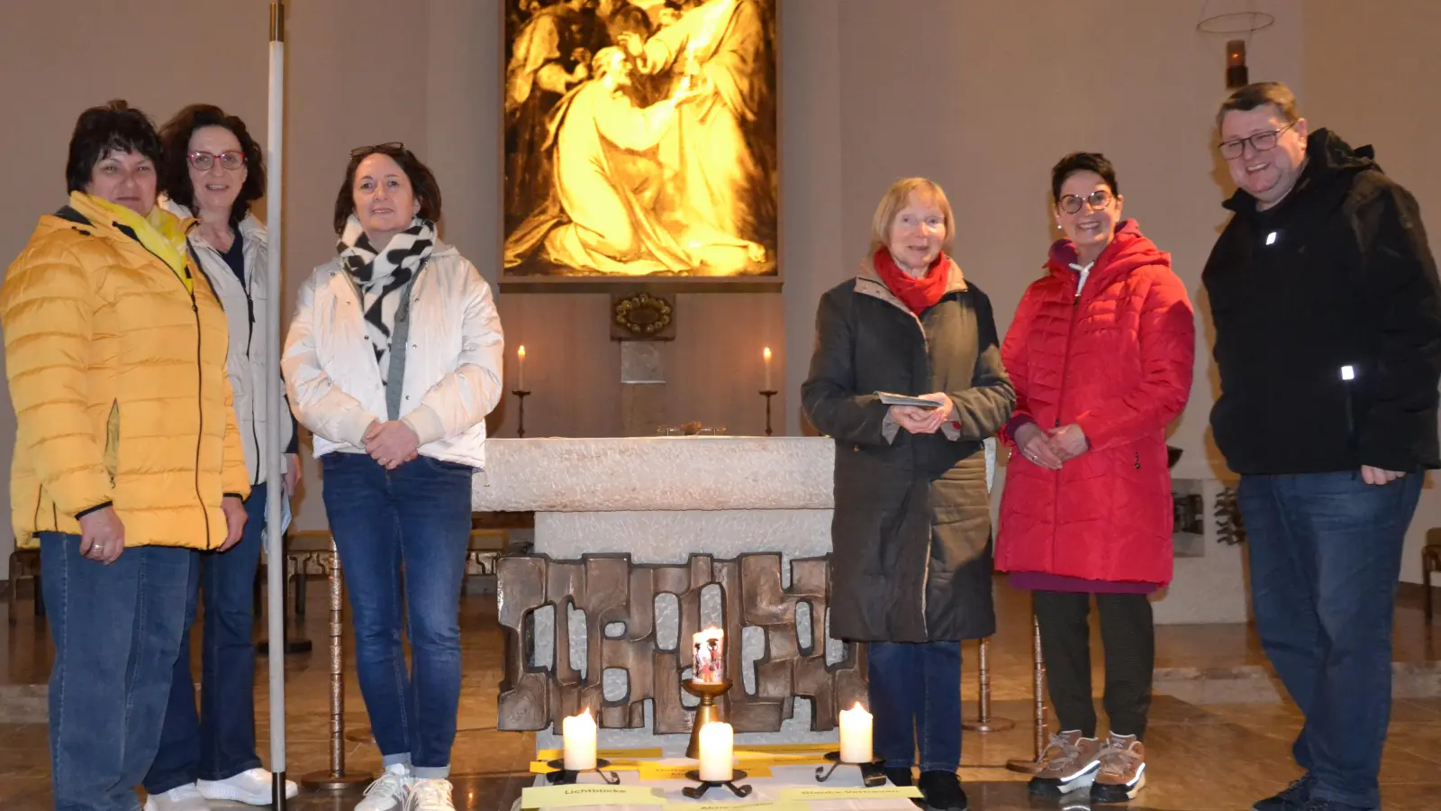 Elisabeth Kraus, Vorsitzende Angelika Hierold, Johanna Putzer, Annemarie Bock und Erika Prem trugen zum Weltgebetstag der Frauen die Gebetstexte vor. Pfarrer Udo Klösel hatte am Schluss den Segen erteilt. (Bild: Peter Garreiss)