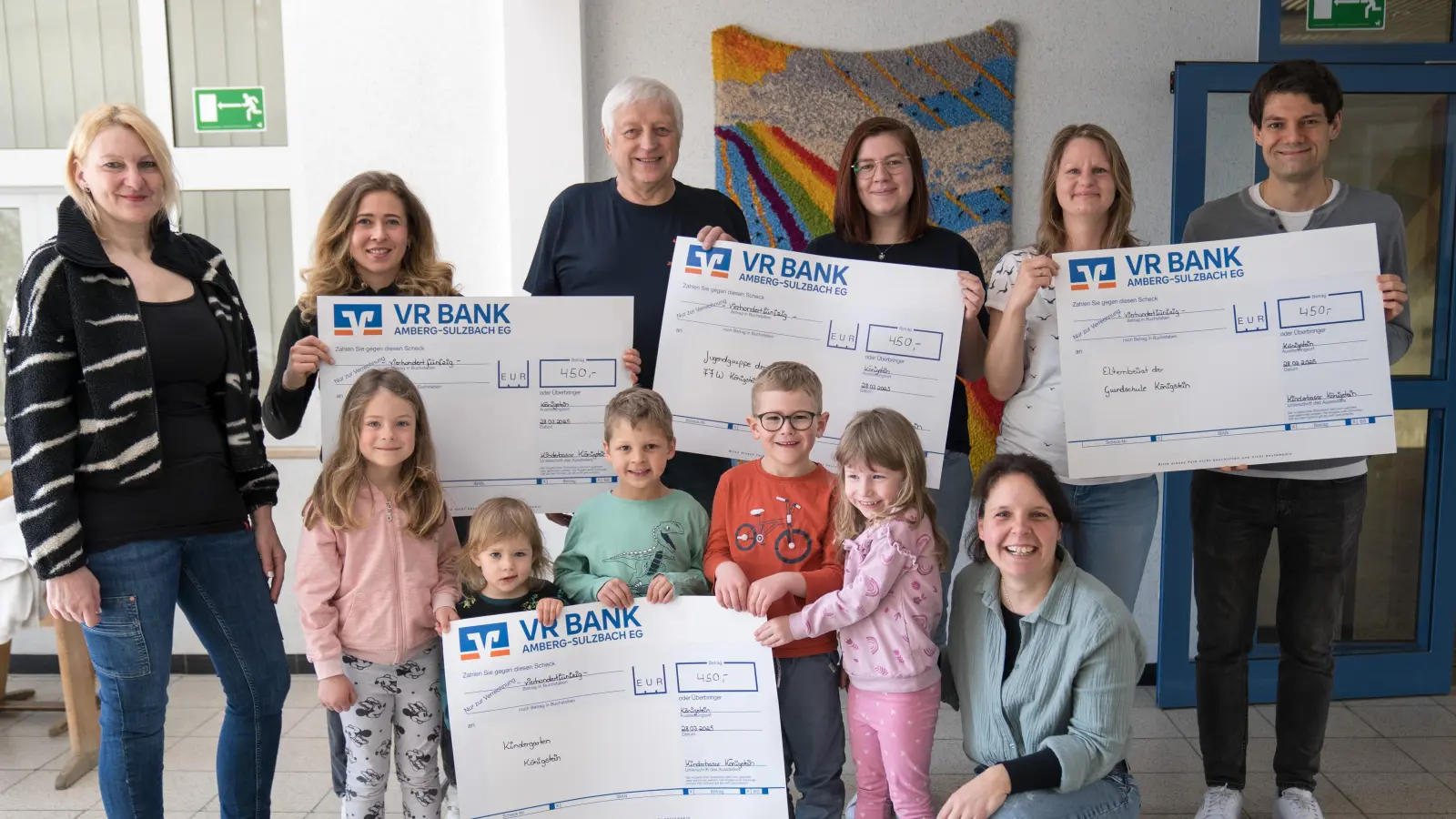 Spendenübergabe Babybasar. (Bild: Bettina Rüppel )