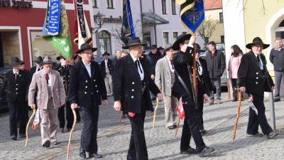 Am Sonntag, 15. März 2026 feiern die Mitglieder des Zunftvereins der Maurer und Zimmerer in Schmidmühlen den 120. Jahrestag ihrer Gründung, verbunden mit der Josefi-Feier zusammen mit dem Patenverein aus Amberg und den Brudervereinen aus Regenstauf, Regensburg Straubing und Deggendorf. (Bild: Paul Böhm)