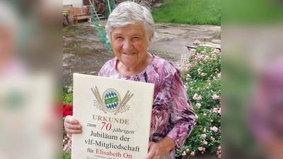 Elisabeth Ott aus Pechofen ist seit über 70 Jahren Mitglied im Verband für landwirtschaftliche Fachbildung im Landkreis Tirschenreuth (Bild: Wolfgang Wenisch)