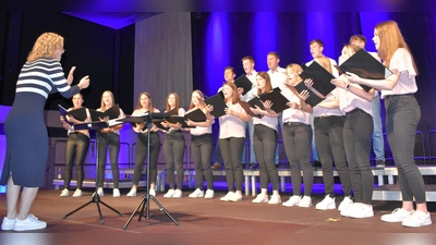 Unter der Leitung von Anna Gräb gibt der Chor „Polyphonia” aus Kirchenthumbach am Sonntag, 19. Oktober ein Konzert in der Friedenskirche Grafenwöhr.<br> (Bild: Renate Gradl)