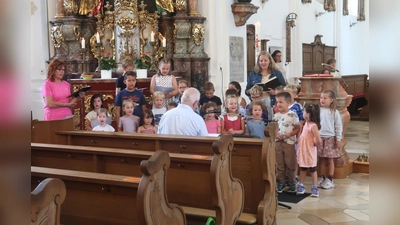 Der neu gegründete Kinderchor der Pfarrei Vilseck gestaltet zum zweiten Mal einen Familiengottesdienst in der Pfarrkirche St. Ägidius. (Bild: Rosi Hasenstab)