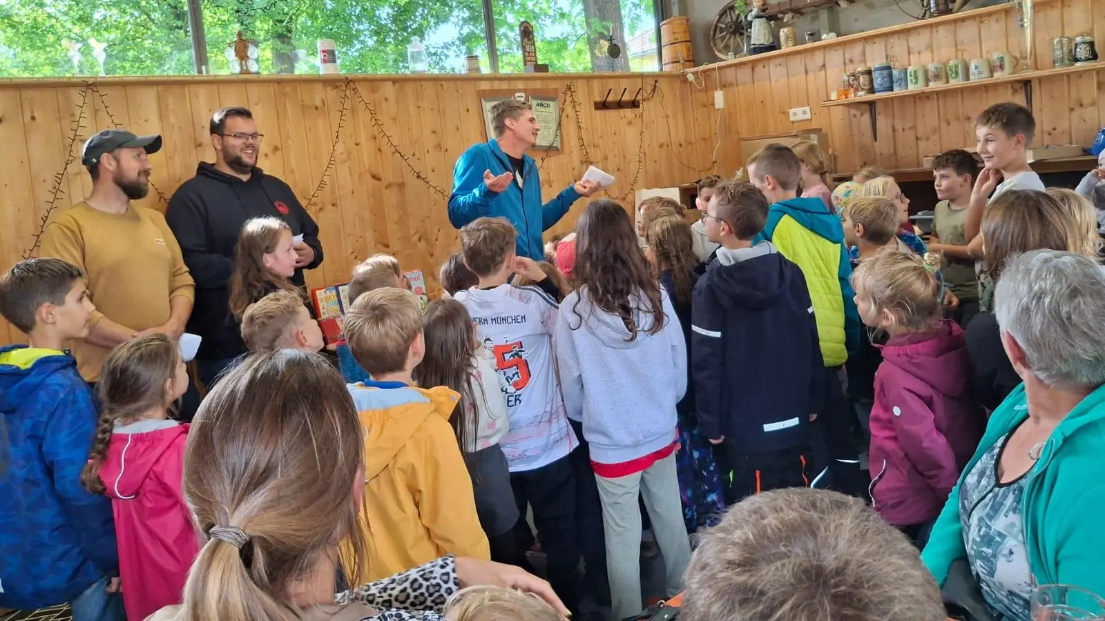 Tobias Schlagenhaufer, Stefan Gradl und Martin Fleischmann bei der Preisverleihung. (Bild: Simone Schlagenhaufer)