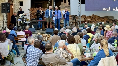 „Das Leben, das Holz und ich” - so lautete der Titel des Singspiels in der Molzmühle. (Bild: Ina Piehler)