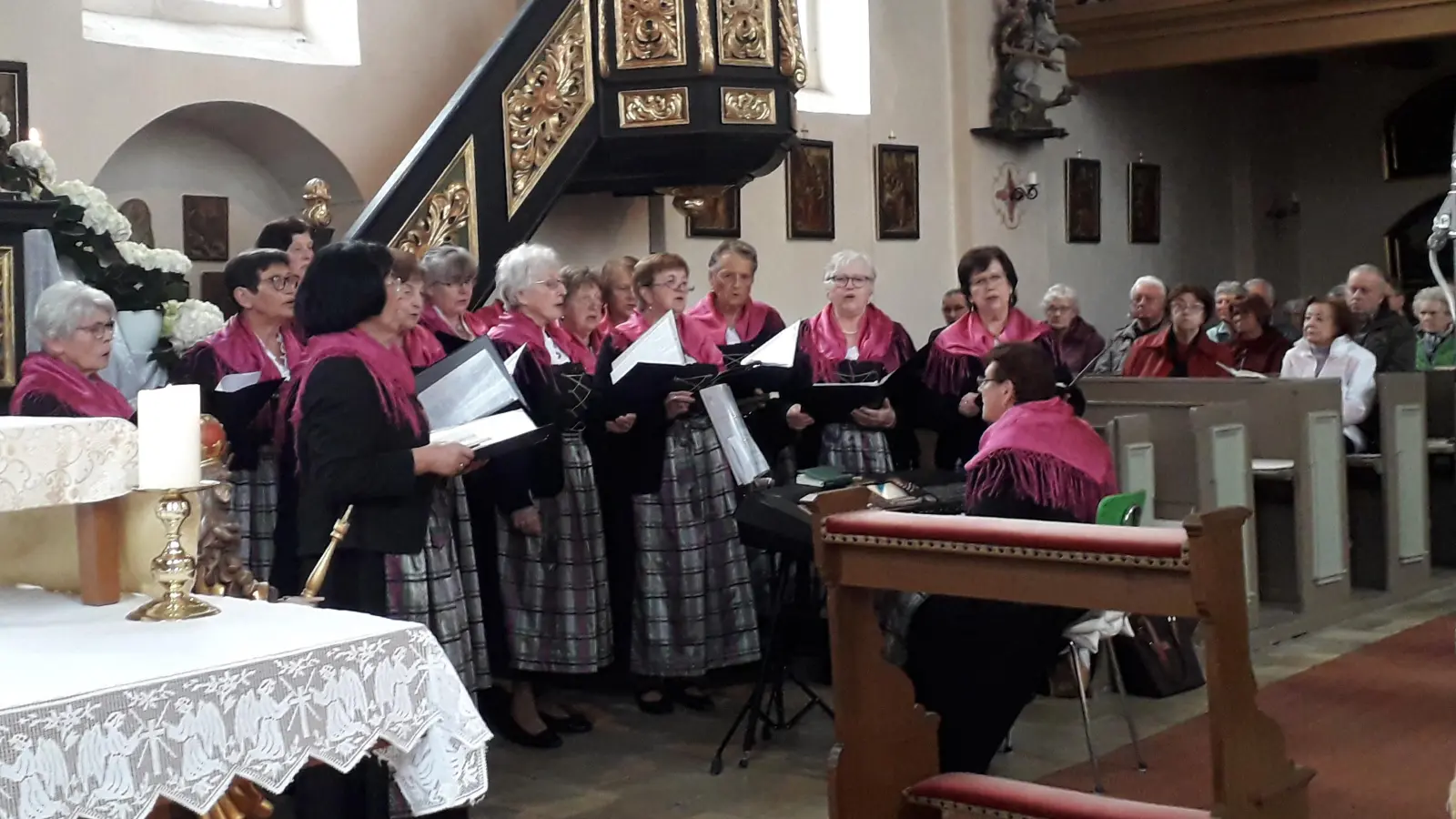 Maiandacht mit dem Landfrauenchor in Heldmannsberg. (Bild: Roland Klein)