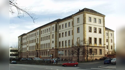 Das Max-Reger-Gymnasium informiert Eltern und Schülerinnen und Schüler zum Übertritt und lädt am Samstag, 21. März 2026 in der Zeit von 9.30 Uhr bis 13 Uhr zum Informationstag ein. (Bild: Tobias Kober)