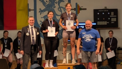 Nina Urban wird Bayerische Vizemeisterin im Kreuzheben. (Bild: Michael Schatloch)