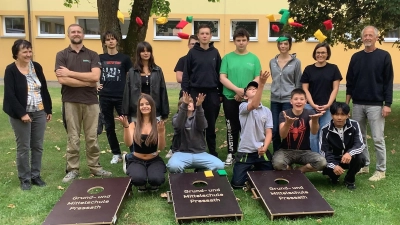 Nachhaltiger Spielspaß für die Grund- und Mittelschule Pressath (Bild: Hans Walter)