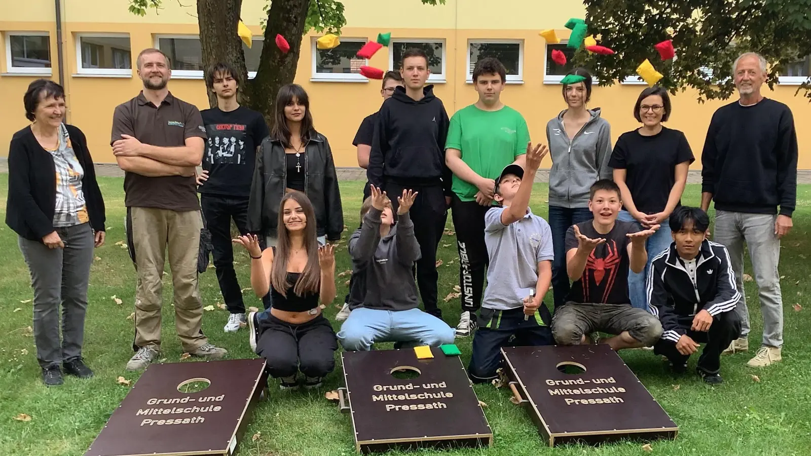 Nachhaltiger Spielspaß für die Grund- und Mittelschule Pressath (Bild: Hans Walter)