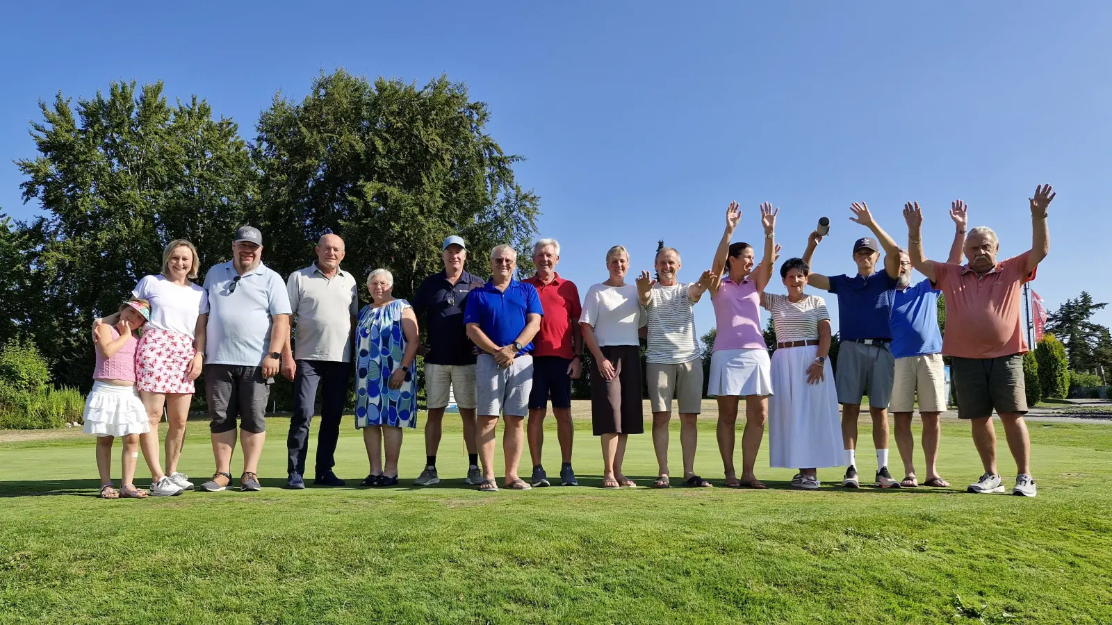 Der Sponsor mit den Siegern des Turniers (Bild: Andrea Graf )