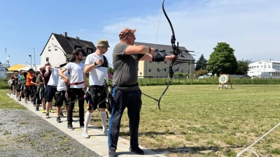 Die Bogenschützen während des Wettkampfes  (Bild: Philipp Roscher)