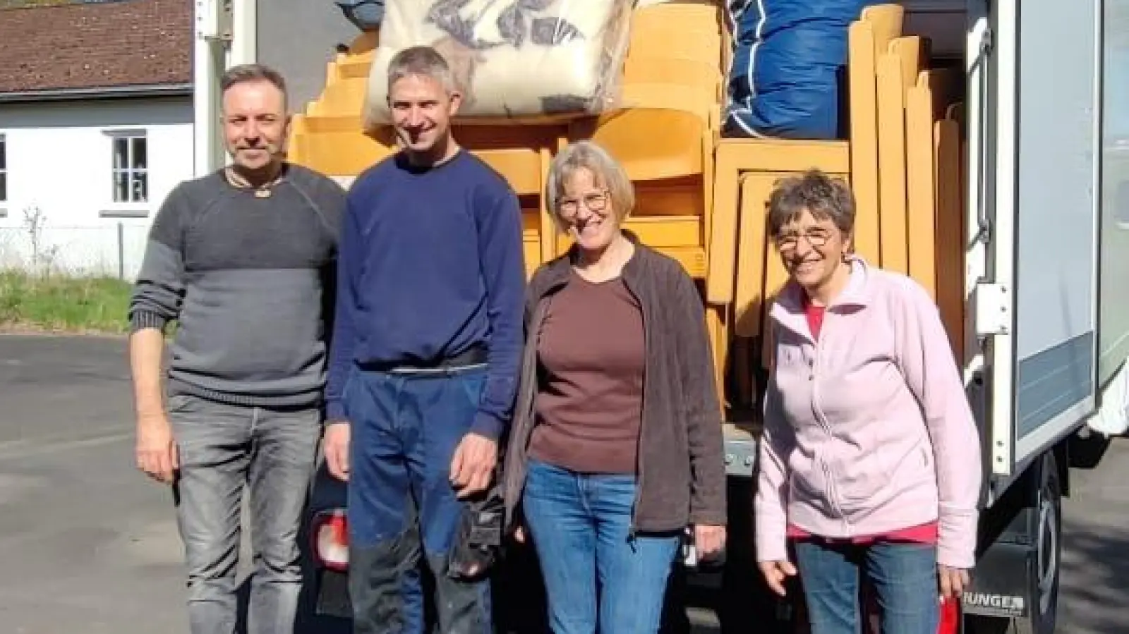 Die Helfer von links nach rechts: Martin Csakli, Philipp Legat, Monika Seidel, Veronika Gleißner. (Bild: Monika Seidel)