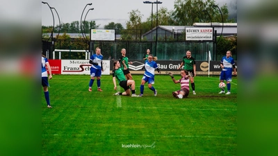 Nina Wagmann beim erfolgreichen Abschluss im Spiel gegen den SV Altenstadt/WN. (Bild: Andreas Schärtl)