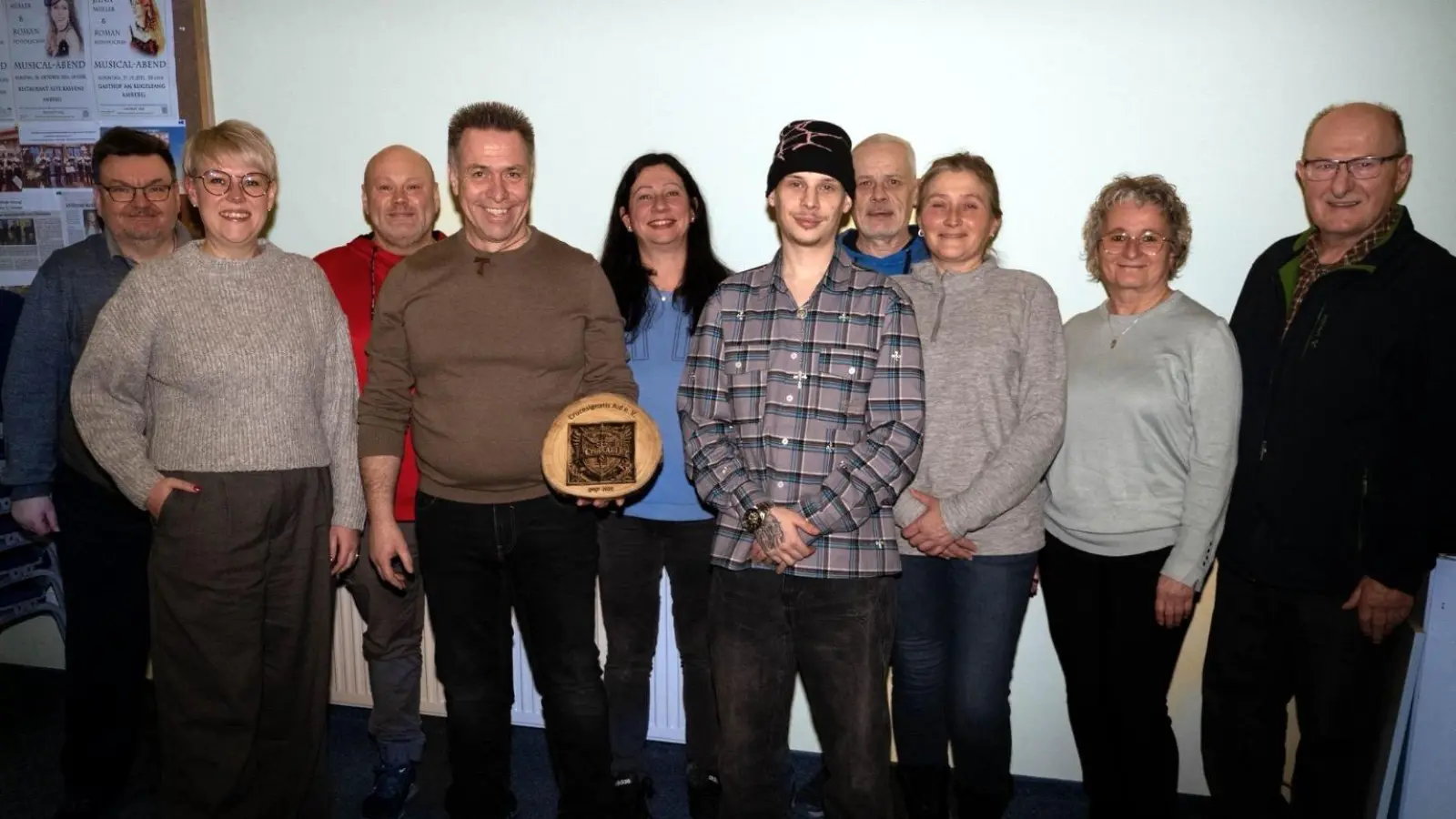 Daniel Holzapfel, Lisa Hartinger, Mario Zöhner, Jörg Gassner, Judith Piechotta, Patrick Stöckl. Rudolf Stöckl, Anna Stöckl, Helga Powalla, 3. Bürgermeister Hubert Blödt (v.l.). (Bild: Judith Piechotta )