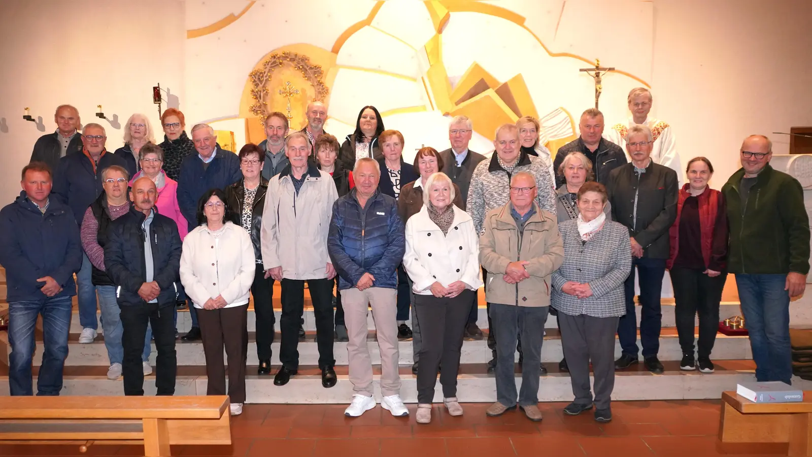Die Ehejubilare der Pfarrei St. Sebastian Waldthurn 2026. (Bild: Franz Völkl)