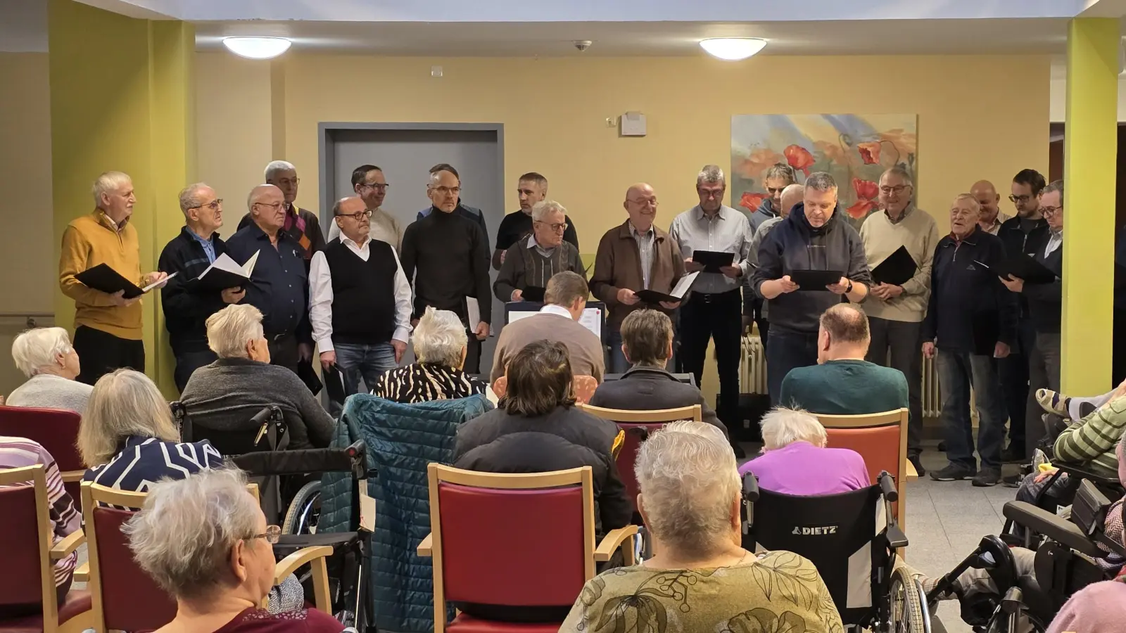 MGV Waldsassen zu Besuch im Seniorenheim. (Bild: Bernhard Riedl)