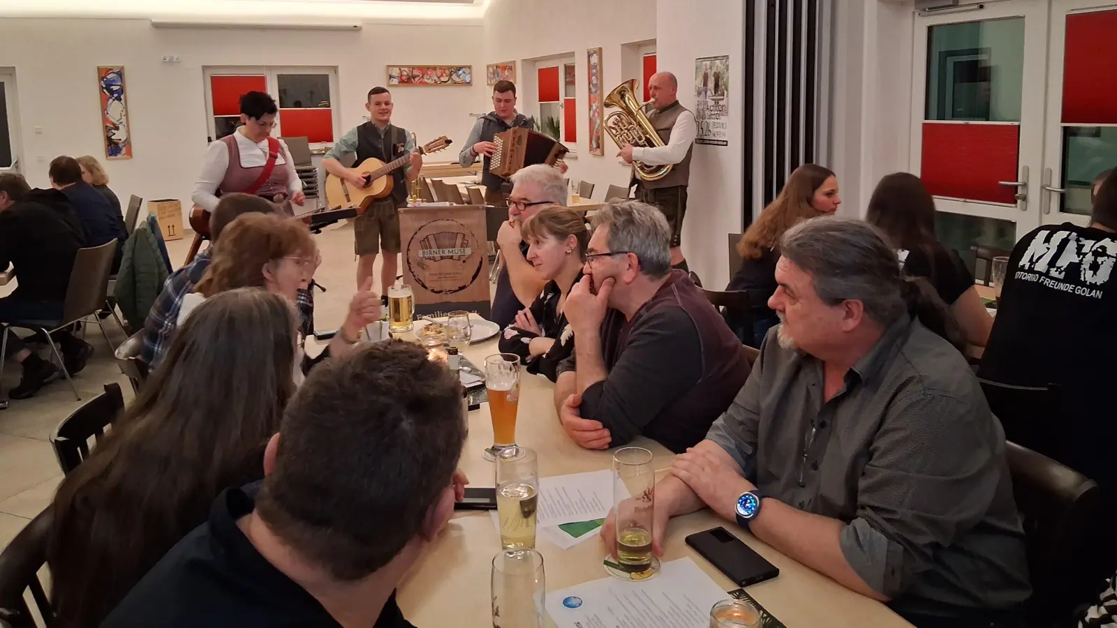 Die Familie Birner sorgte musikalisch nach der Jahreshauptversammlung für kurzweilige Stunden. (Bild: Thomas Fink)